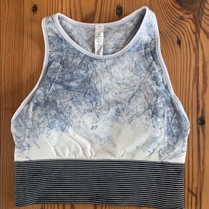 Lululemon sports bra